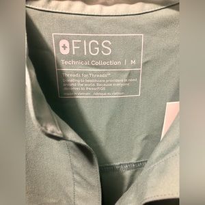 FIGS Rafael scrub top only. Sage. medium NWT